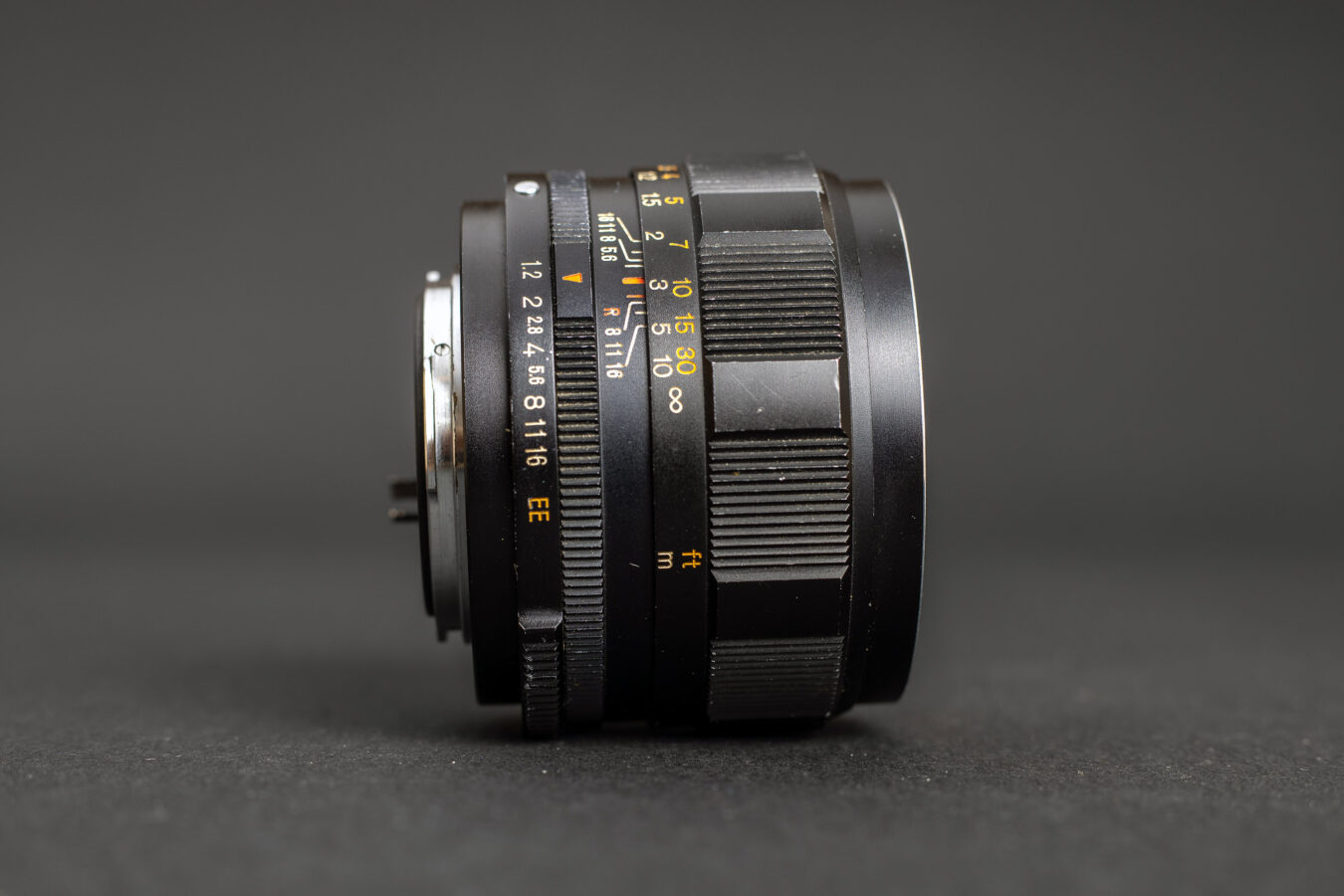Objectif Konica Hexanon 57mm F/1.2 – Monture AR – Occasion