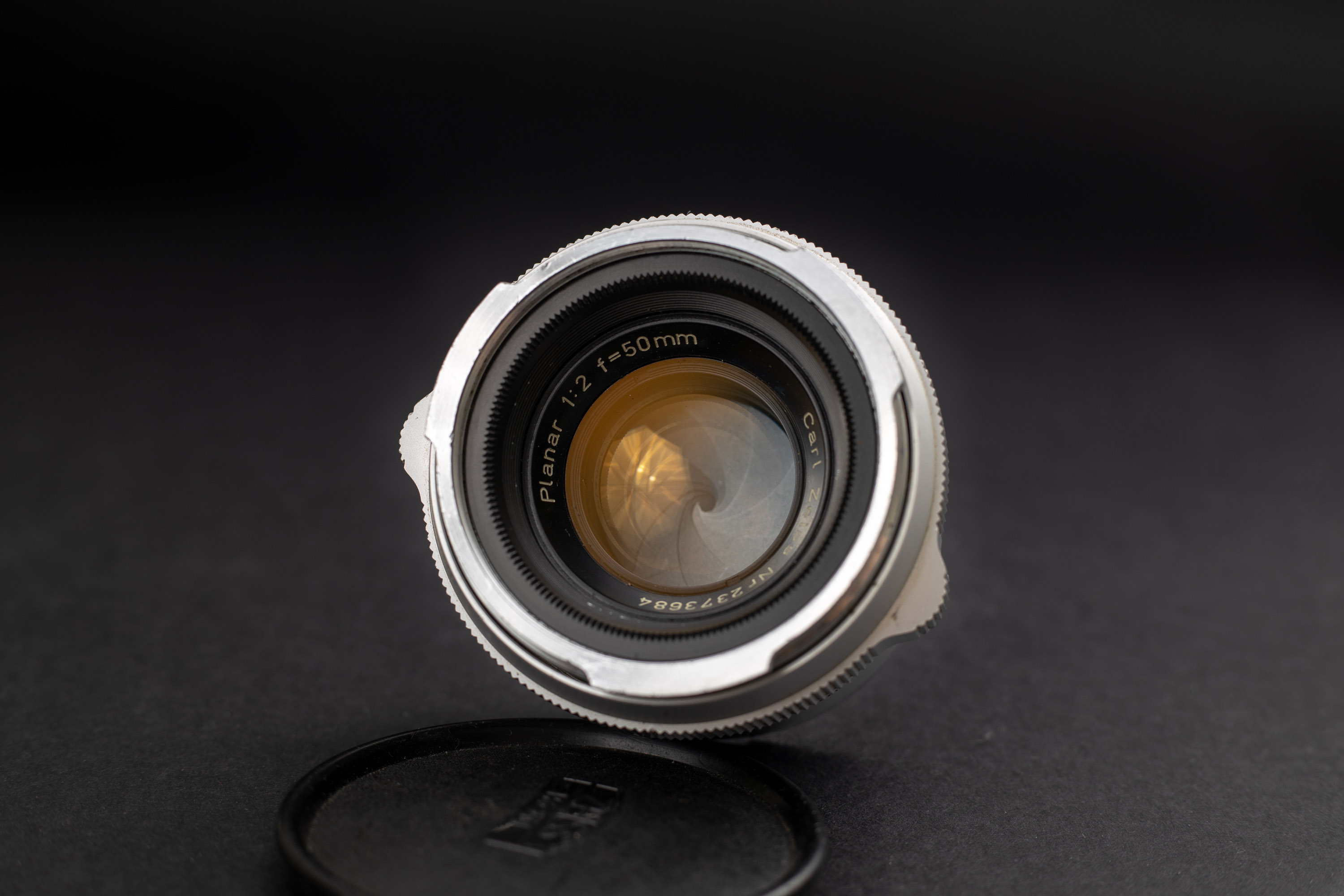 Carl Zeiss Contarex Planar 50mm f2 - Front view