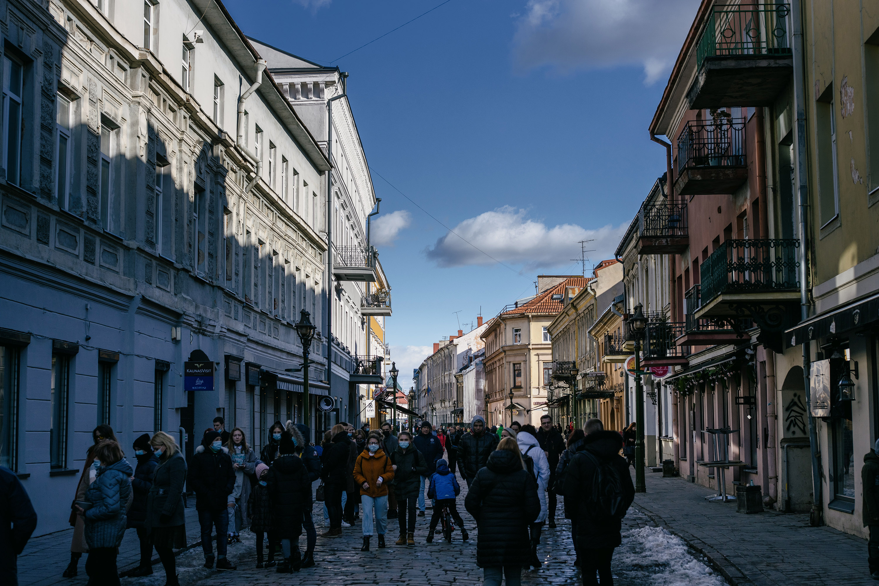 Coronatimes in Lithuanian winter - Kaunas - Shot with Contarex 50mm f2