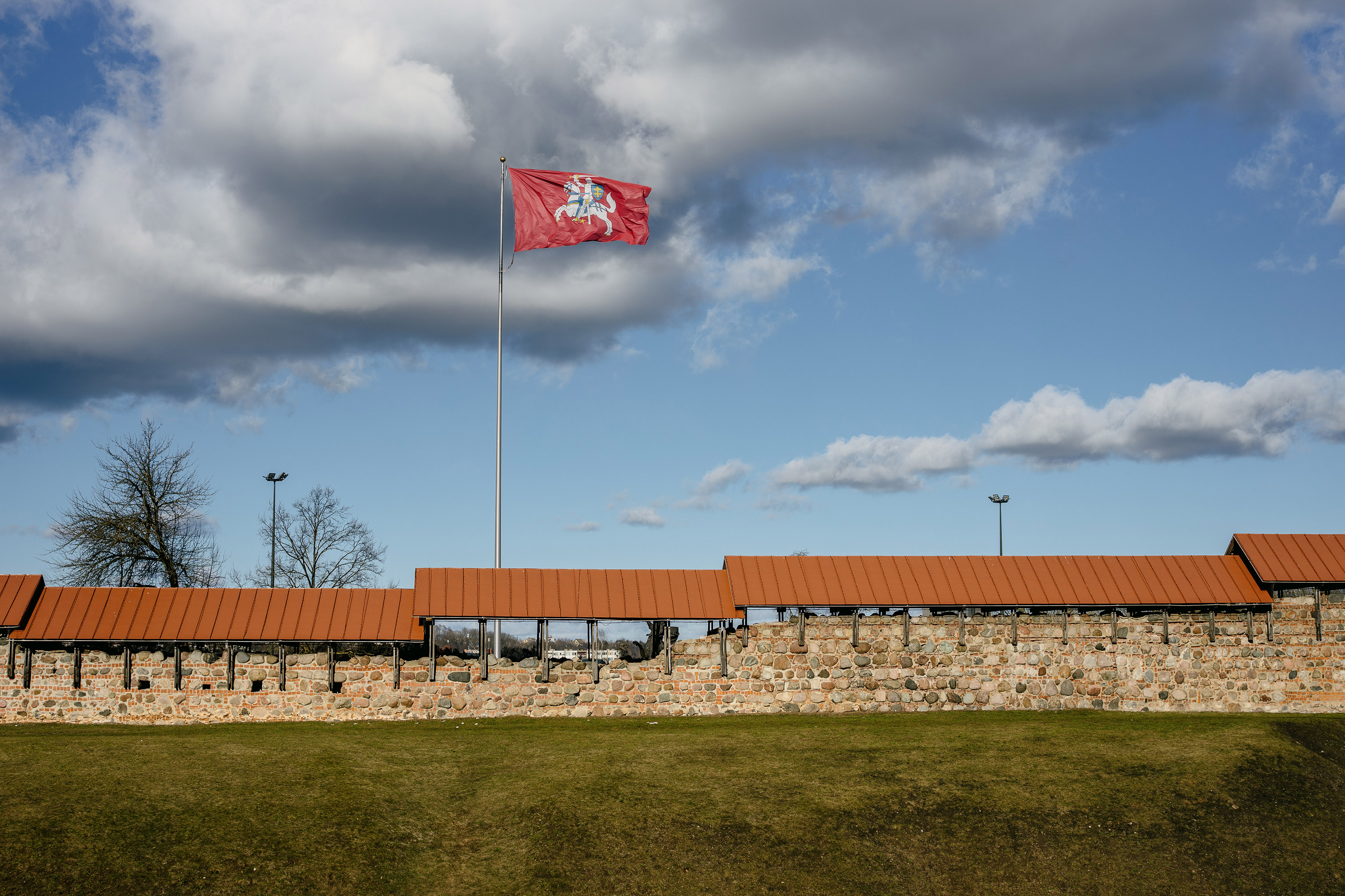 Lithuanian historical flag flown on Kaunas castle - Lithuania - Shot at f4