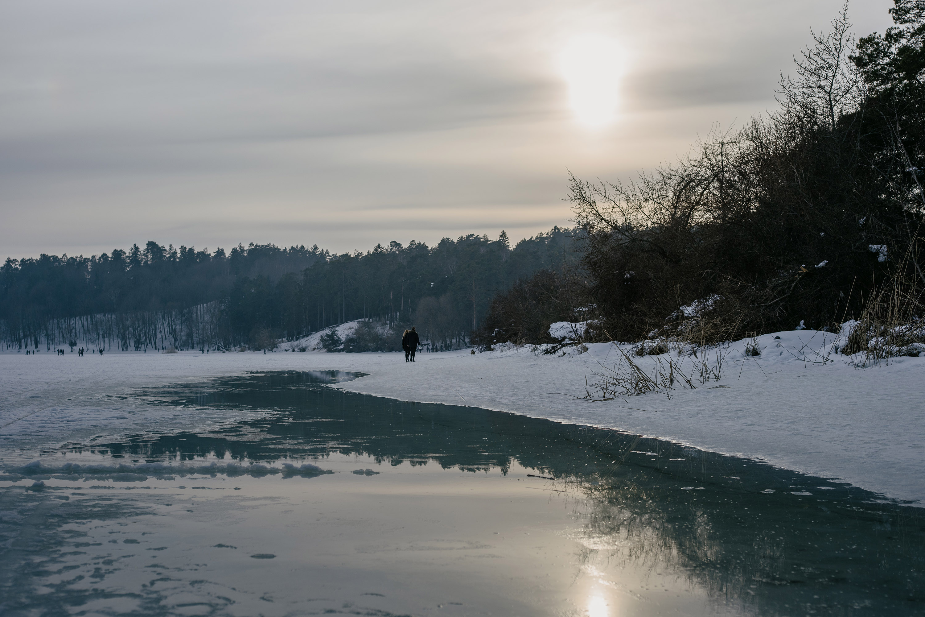 People walking on thin ice - Carl Zeiss Contarex 50mm f2