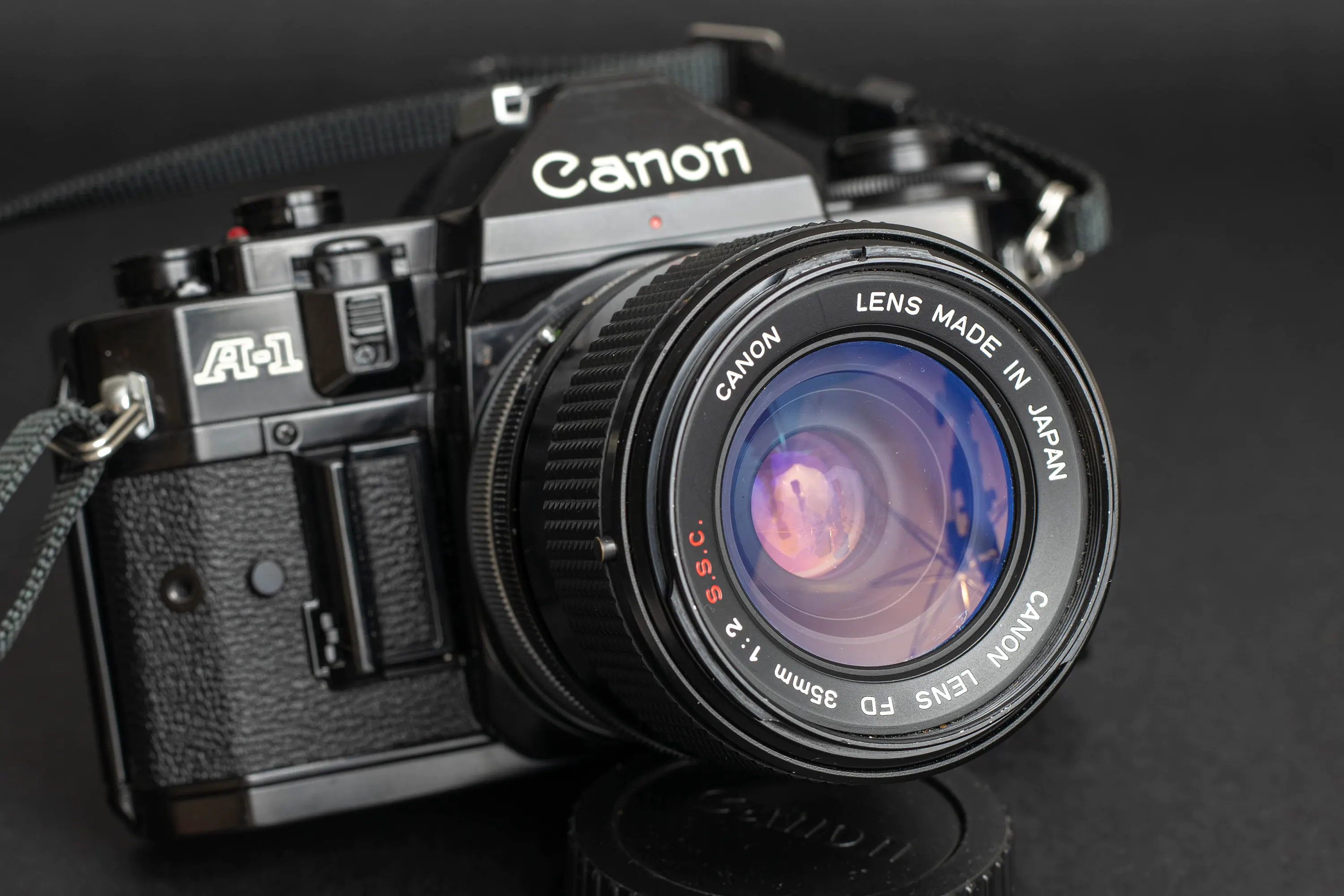 Canon FD 35mm f2 mounted on Canon A1 body